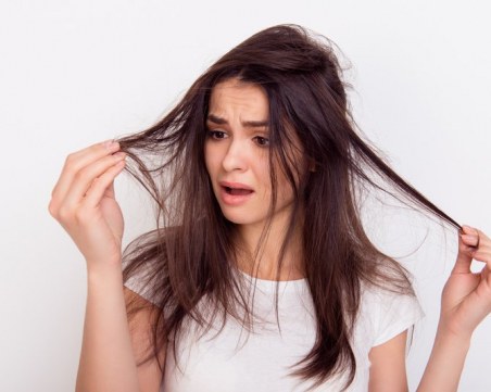 Храните, които съсипват косата ни