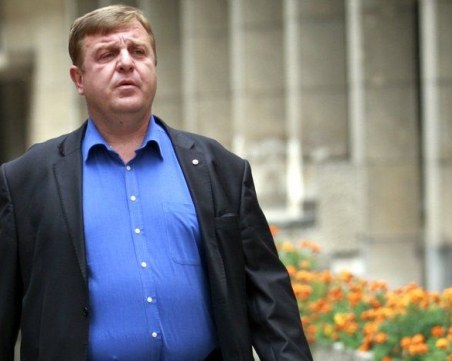 Каракачанов: Има опити за външна намеса в нашата политика