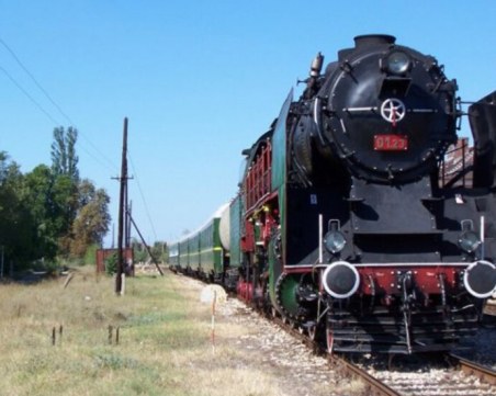 Ретро влак до Черепишкия манастир тръгва в Деня на независимостта