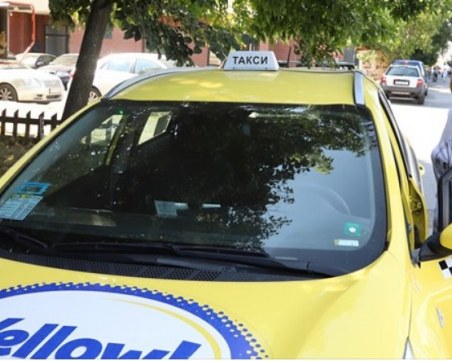 Таксиджийката Бенатова се изповяда във Фейсбук