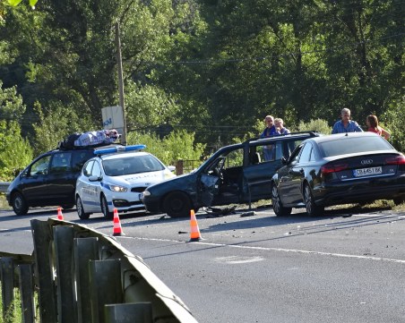 Две катастрофи затрудняват движението край Благоевград, има пострадала жена