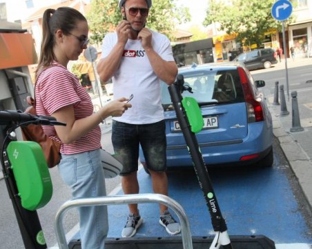 МВР иска книжки и каски за електрическите тротинетки