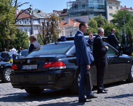 Президентът назначи бодигард на царя и Станишев за шеф на НСО