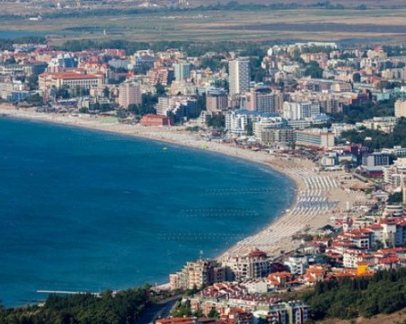 Работодателите по морските курорти у нас със 7000 нарушения