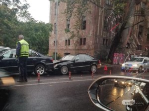 Верижна катастрофа затапи булевард в центъра на Пловдив