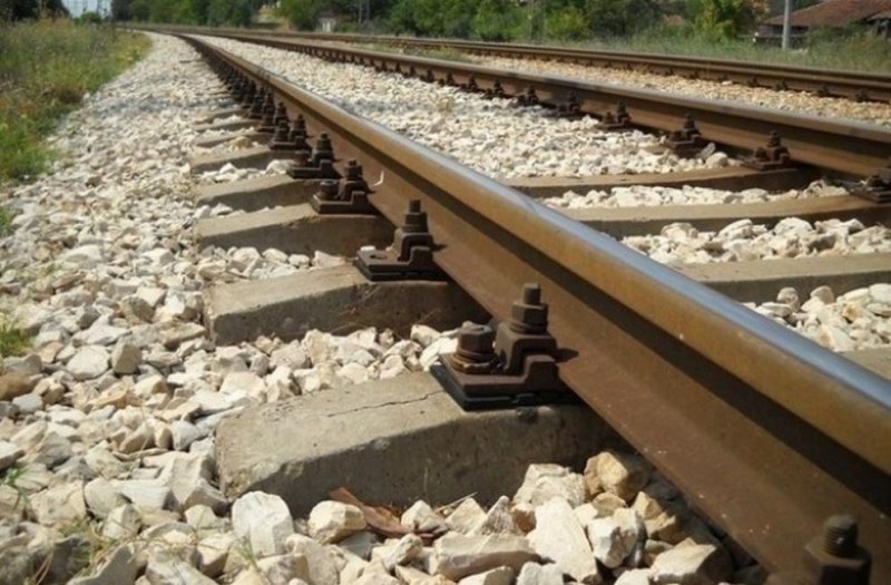 Бързият влак от София за Лом спука черепа на пиян мъж