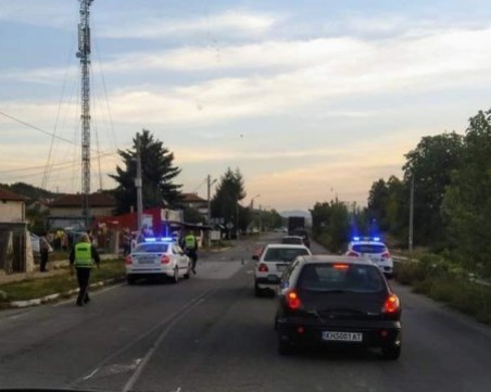 Моторист се заби в джип край Дупница, загина намясто