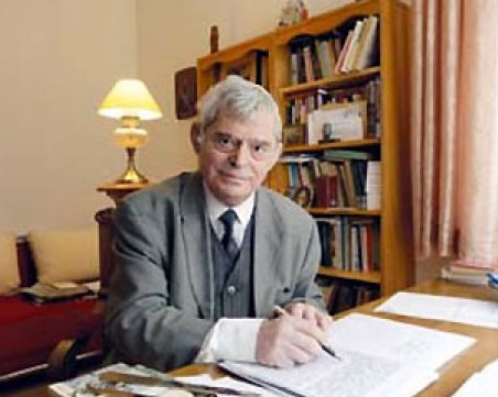 Отиде си проф. Никола Георгиев, който беше Господ за поколения филолози