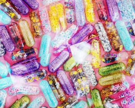 Поръчаха си дрехи онлайн, получиха екстази за 500 000 евро