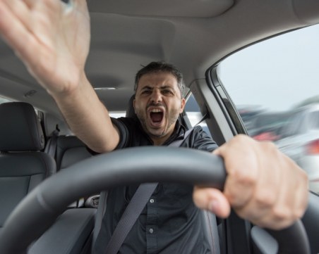 Детектор за гняв разпознава стреса при шофьорите, спира ги, ако са разстроени