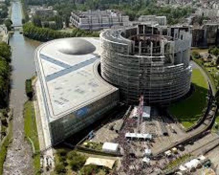 ЕС спестява 4.2 млрд. евро от разходи за служителите си