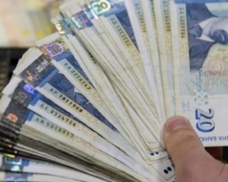 Трупаме пари в банките въпреки ниските лихви и високите такси