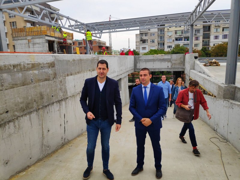 Обявиха кога ще е готов първият общински многоетажен паркинг в Пловдив, таксата - 50 лева на месец