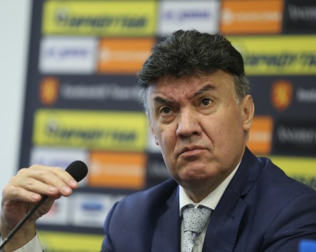 Модерен футболен комплекс блесна в София, Боби Михайлов го откри