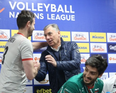 Оставиха Пранди начело на националния отбор