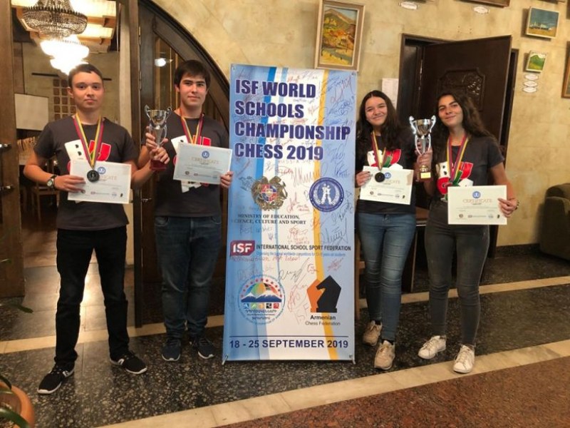 Пловдивски ученици със сребро и бронз от световните игри по шахмат