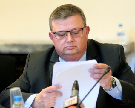 Главният прокурор ще бъде изслушан от депутати за теча на данни от НАП
