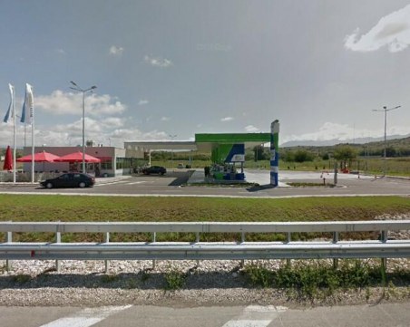 Клиент принуден да плати в кеш гориво, ОМВ картата му се оказала с лимит заради 