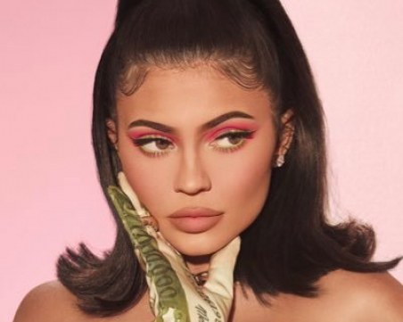 Риалити звездата Кайли Дженър e в болница