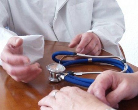 Тристранката против първите три дни болнични да се плащат от НОИ