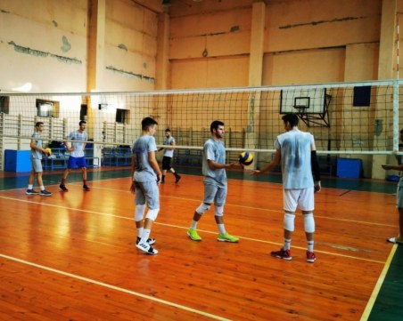 Виктория Волей и СК Строител домакини на старта на Висшата лига