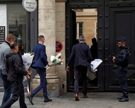 Французите отдават почит на Жак Ширак в неделя на открита церемония