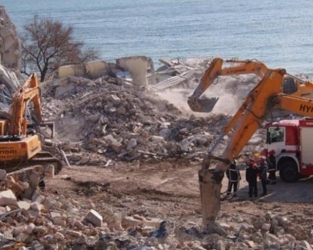 Осъдиха още 4-ма за рухналия хотел 