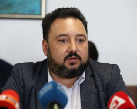 Решават дали да отстранят директора на БНР