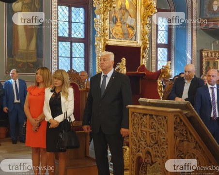 Здравко Димитров тръгна към изборите с благословията на митрополит Николай