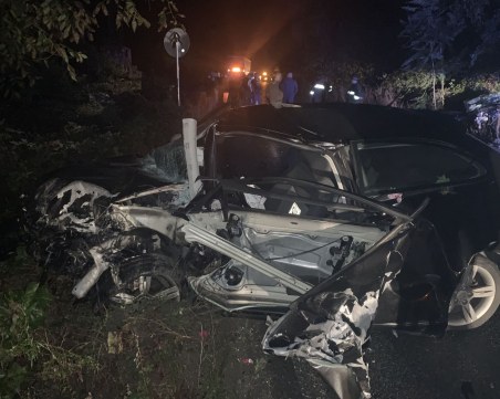 Зверска катастрофа! Дрогиран шофьор уби млад мъж и рани 4-ма при челен удар