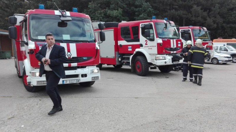 Военният завод в Русе гори, евакуират работници, извеждат децата от забавачките