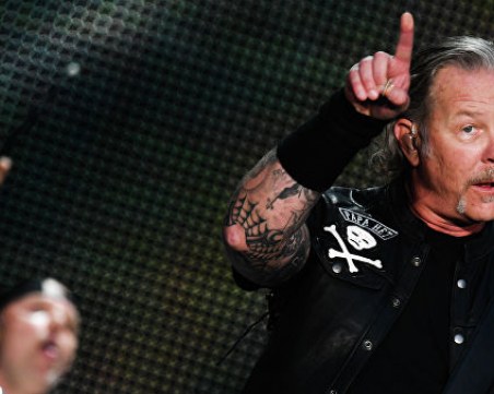 Металика отмени голямо свое турне, Джеймс Хетфийлд постъпи в клиника