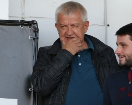 Проблемът с картотеките на двама от Локо стигна до ФИФА