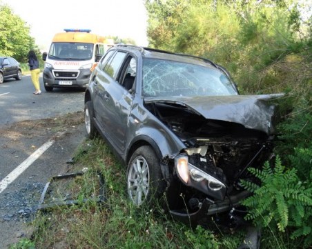 Тежка катастрофа! Две коли се удариха на пътя София – Самоков, двама са в болница
