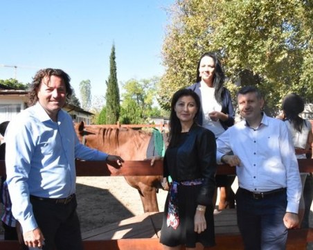 Георги Титюков и Николай Бухалов откриха зона за хипотерапия