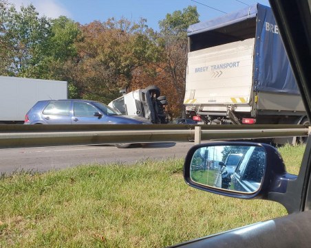 Кола се обърна на Околовръстното на София