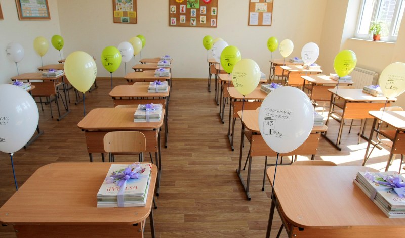 До 15 октомври се подават заявленията за помощ за първолаци