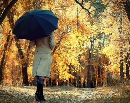 Октомври е! Как да се справим със сезонната депресия?