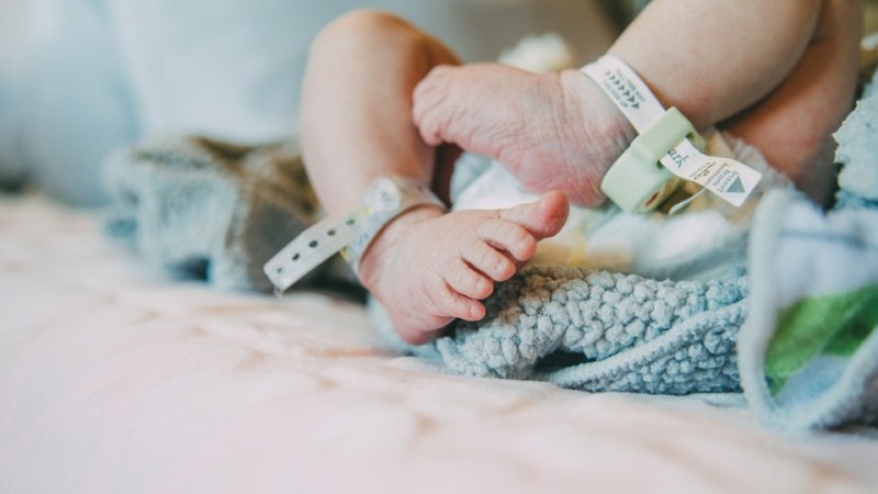 Мистерия със смъртта на 11-месечно бебе