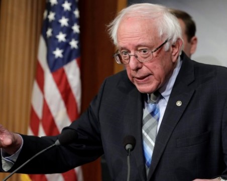 Бърни Сандърс влезе в болница, слага край на президентската си кампания