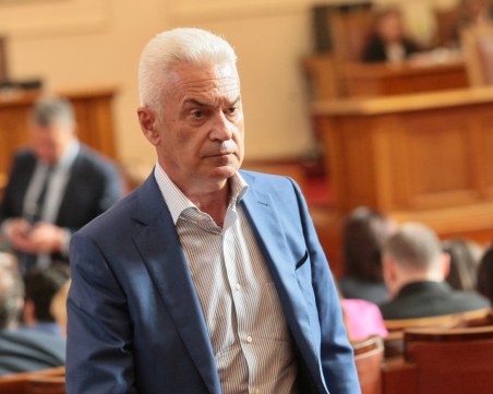 Сидеров ще съди Кошлуков, че БНТ хлопна портите пред него