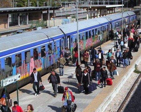 Гърците отново на протест! 24 часа страната ще е без обществен транспорт