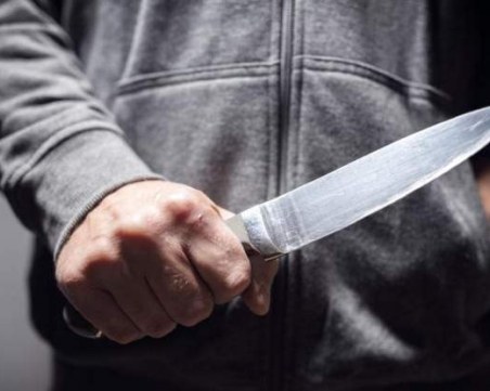 Крадец нападна с нож пловдивчанин, отмъкна му 300 лева