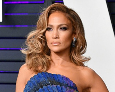 Стриптийзьорка заплашва Дженифър Лопес заради последния й филм