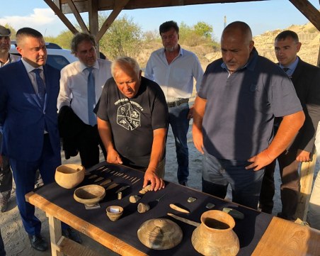 Борисов обеща 300 000 лв. за най-старото селище в Европа