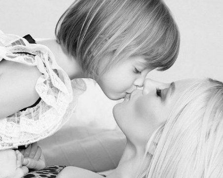 Дъщерята на Емилия - Мира стана на 3 годинки