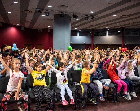 С песни и танци над 450 деца в Пловдив се учиха как да се пазят на пътя