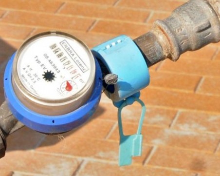 Такса за почистване на водомера? Мнима служителка на ВиК изнудва в Монтана