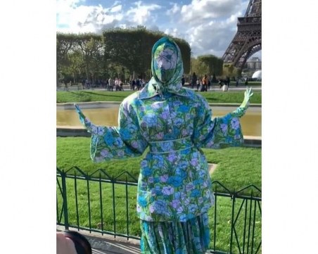 Тоалет на Карди Би скандализира мюсюлманите