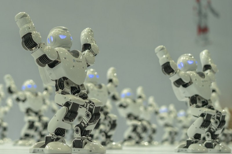 Роботи превземат центъра на София! Демонстрации в Европейската седмица на програмирането